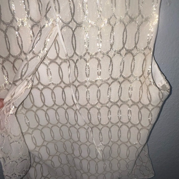 White House Black Market White Ivory Silk Sleeveless Blouse With Design XS - Picture 3 of 10